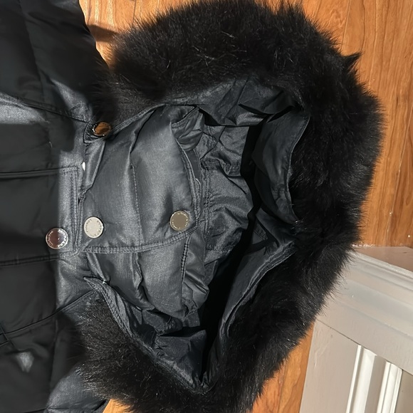 Burberry Black Abbeydale Down Puffer Coat
Small - Picture 14 of 16